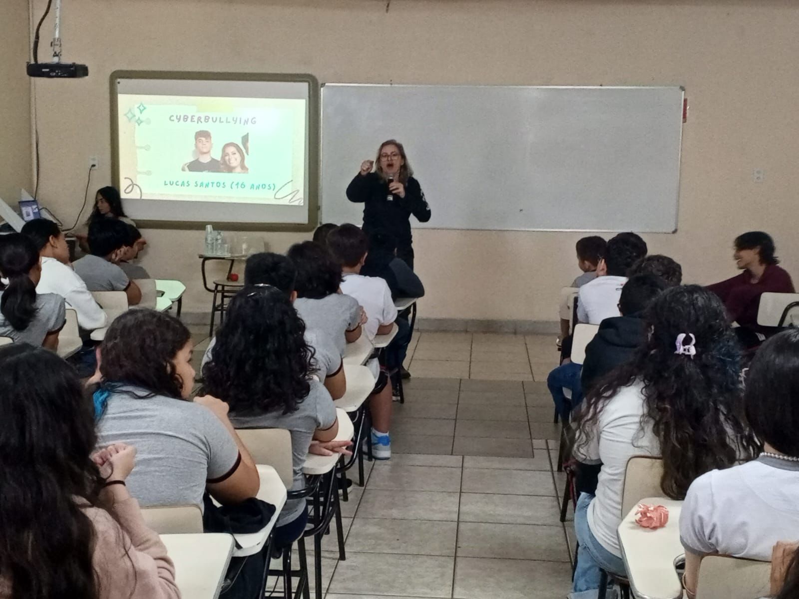 EM MACAPÁ, POLÍCIA CIVIL REALIZA PALESTRA SOBRE “BULLYING NO AMBIENTE ESCOLAR” PARA ALUNOS DA ESCOLA MODERNO